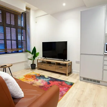Super 2 Bed Apartment Close To Victoria Station Manchester Exterior photo