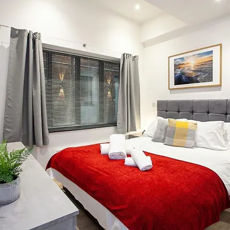 Super 2 Bed Apartment Close To Victoria Station Manchester Exterior photo