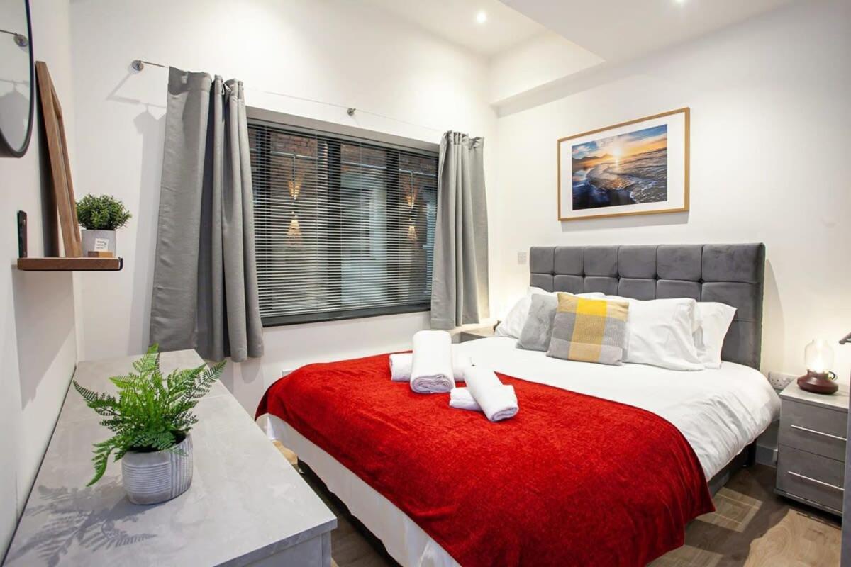 Super 2 Bed Close To Victoria Station Apartment *